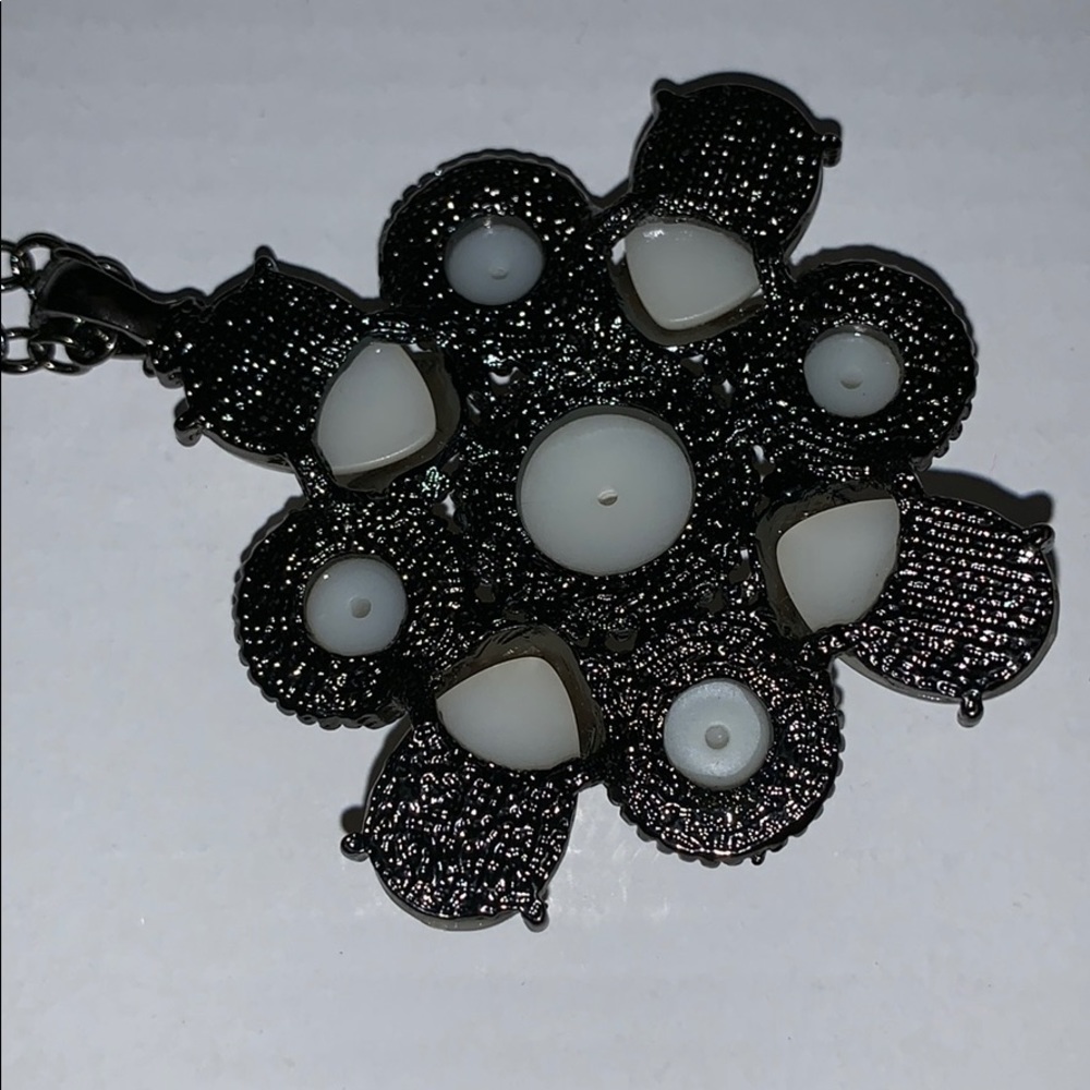 Necklace - Picture 5 of 5